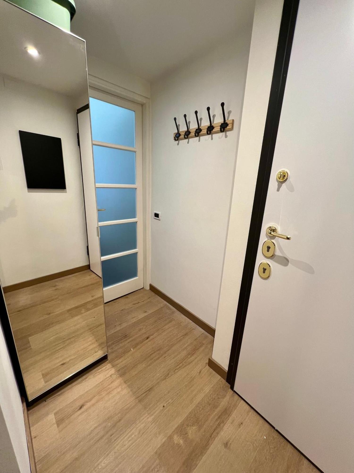 La Bella Charme 3 Km Away From Duomo/ Netflix & Wi-fi Included Apartment Mailand